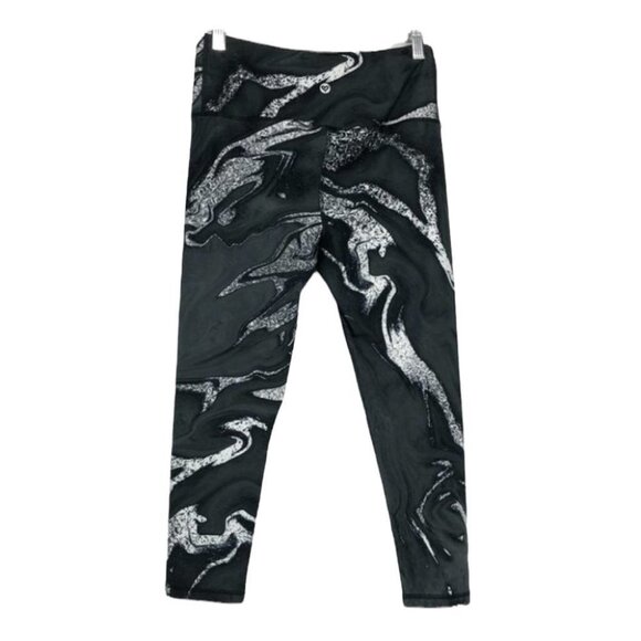 Silver Icing black and grey marble swirl cropped athletic leggings - Picture 2 of 13